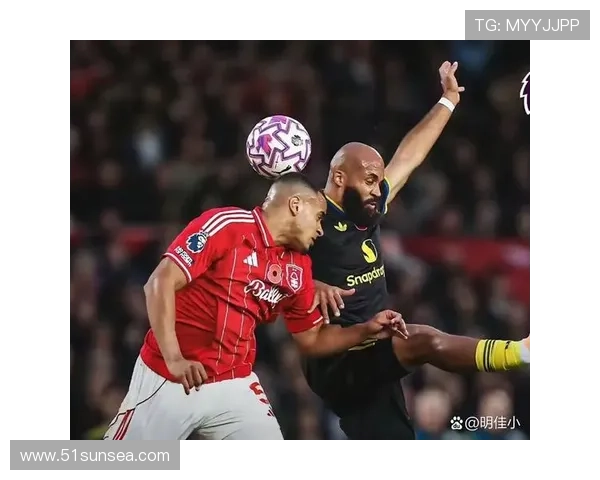 达洛特称马奎尔为后防核心之一 达洛特称马奎尔为后防核心之一