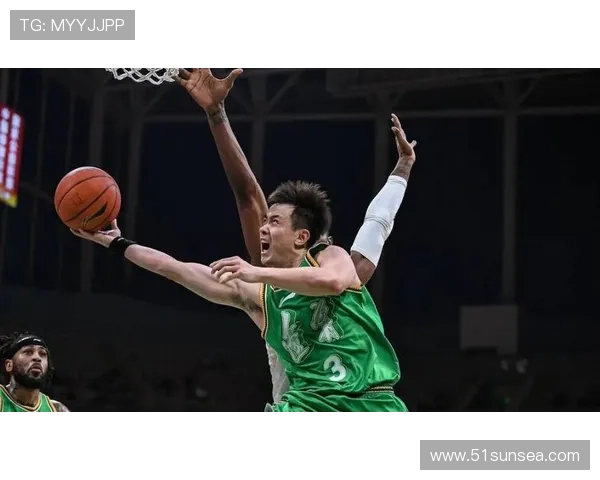 辽宁新CP莫兰德赵继伟甜蜜互动 辽宁新CP莫兰德赵继伟甜蜜互动